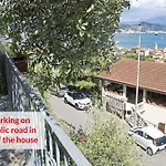 La Terrazza con l\'Ulivo - Affittacamere con Terrazzo e Vista sul Golfo dei Poeti