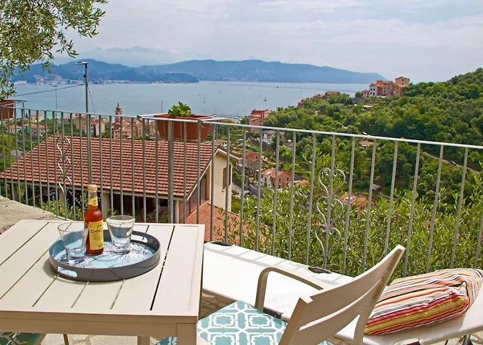 La Terrazza Con L\'Ulivo - Guesthouse Con Terrazza E Vista Sul Golfo Dei Poeti