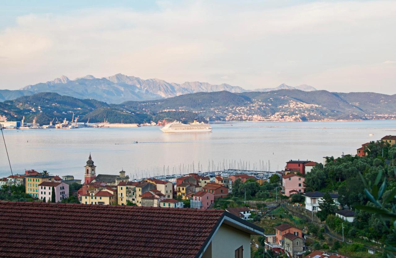 La Terrazza Con L'ulivo - Affittacamere Con Terrazzo E Vista Sul Golfo Dei Poeti Affittacamere La Spezia