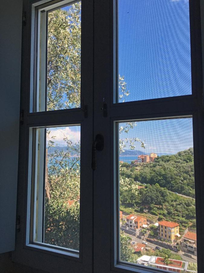 Affittacamere La Terrazza Con L'ulivo - Affittacamere Con Terrazzo E Vista Sul Golfo Dei Poeti *